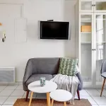 Cozy Stay Near Eiffel Tower & Invalides & Seine Flat