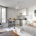 Cozy Stay Near Eiffel Tower & Invalides & Seine Flat
