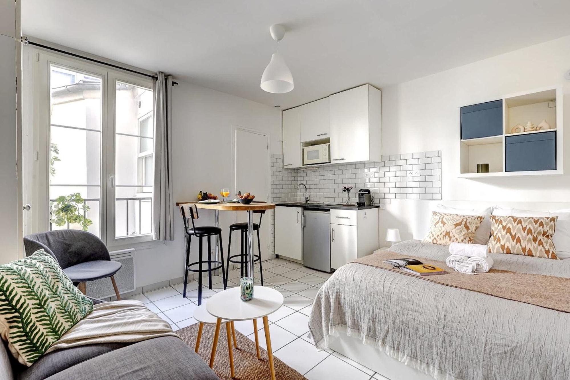 Apartment Cozy Near Eiffel Tower & Invalides & Seine Flat *