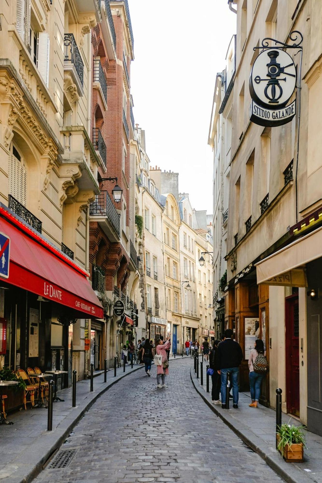 Cozy Near Eiffel Tower & Invalides & Seine Flat * Paris